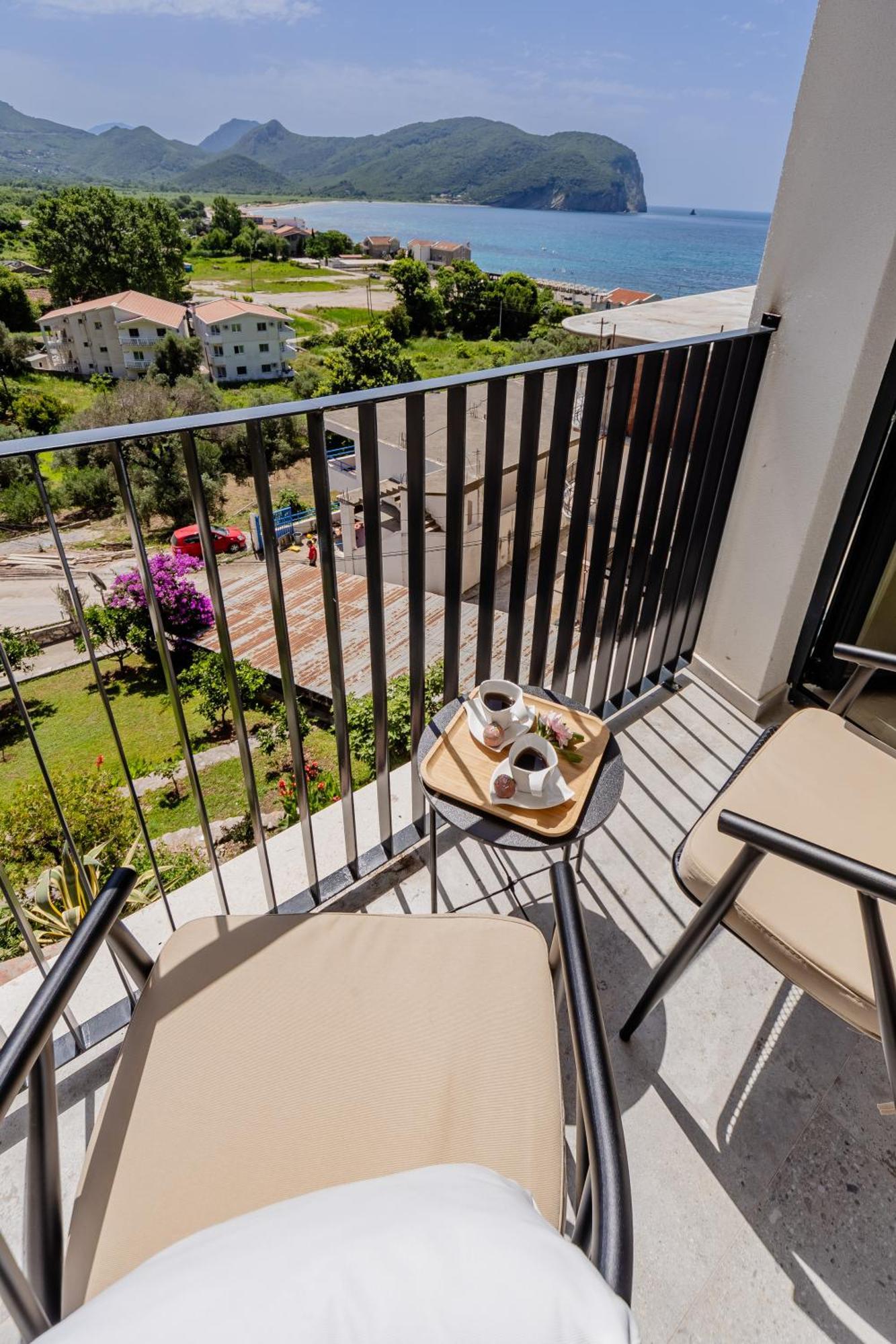Hotel Aquilo Petrovac Buitenkant foto