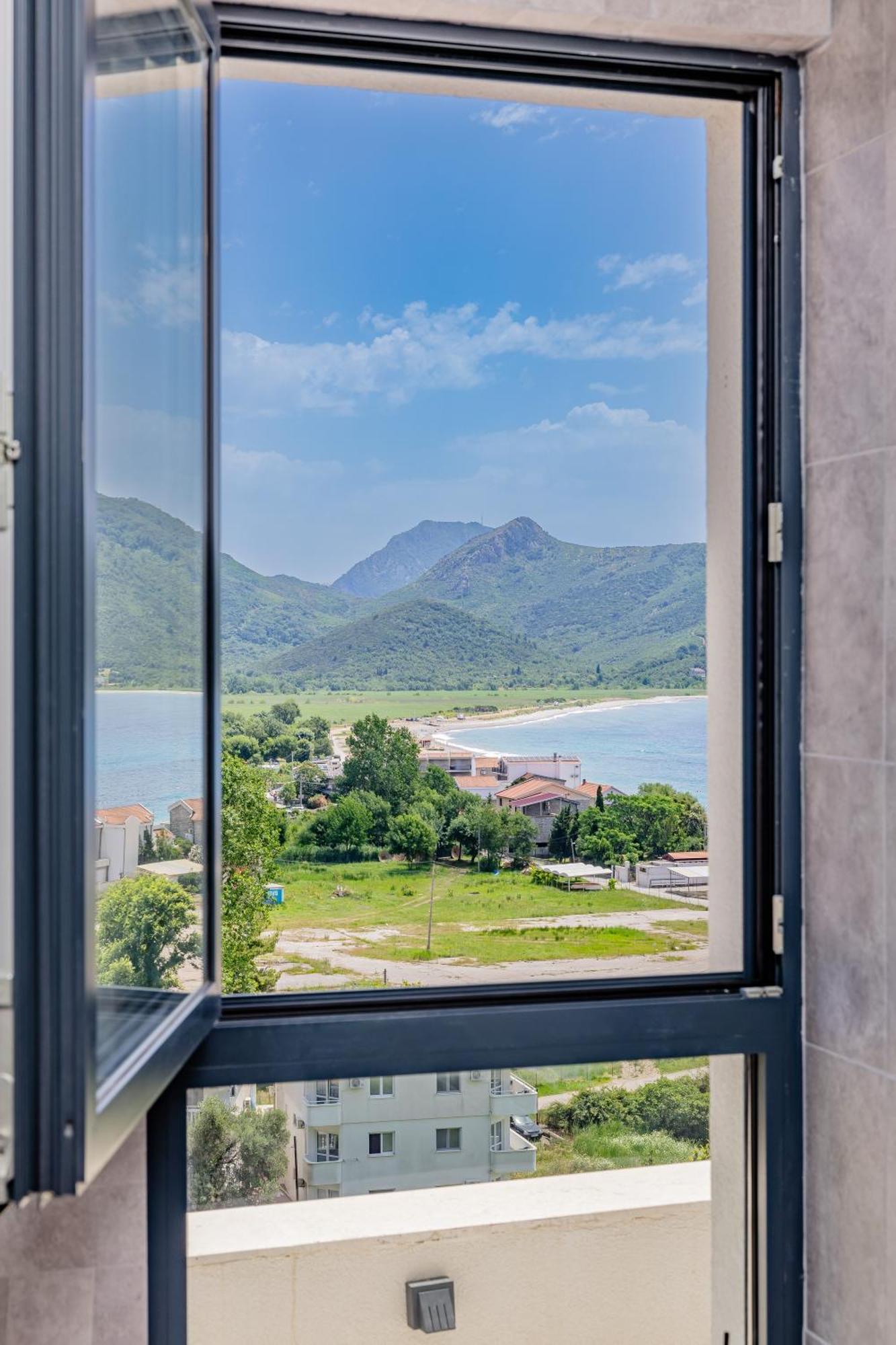 Hotel Aquilo Petrovac Buitenkant foto